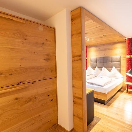 Hotel Hirsch Neu-Ulm Ngoại thất bức ảnh